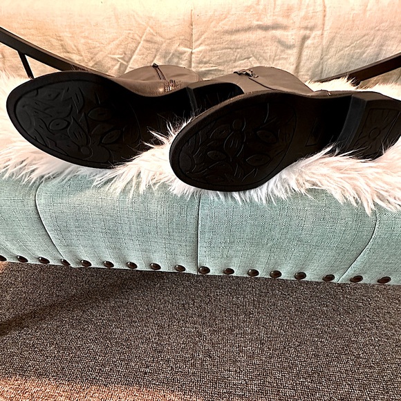 Life Stride Sikora Riding Boot in Tornado Grey 7 Wide Knee Height - Picture 1 of 3